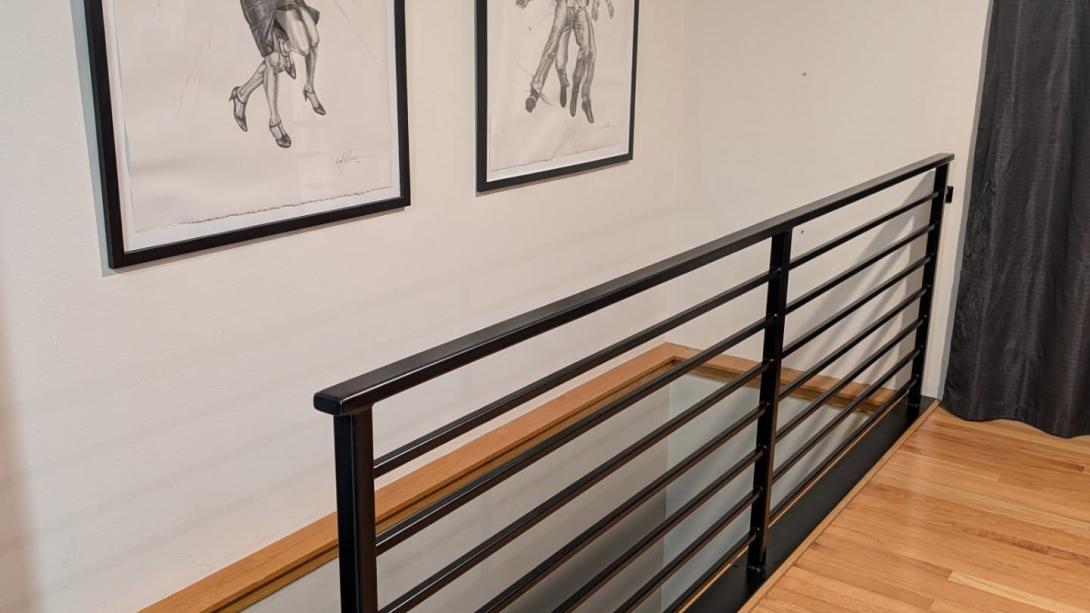alternative view of the flat black horizontal railing
